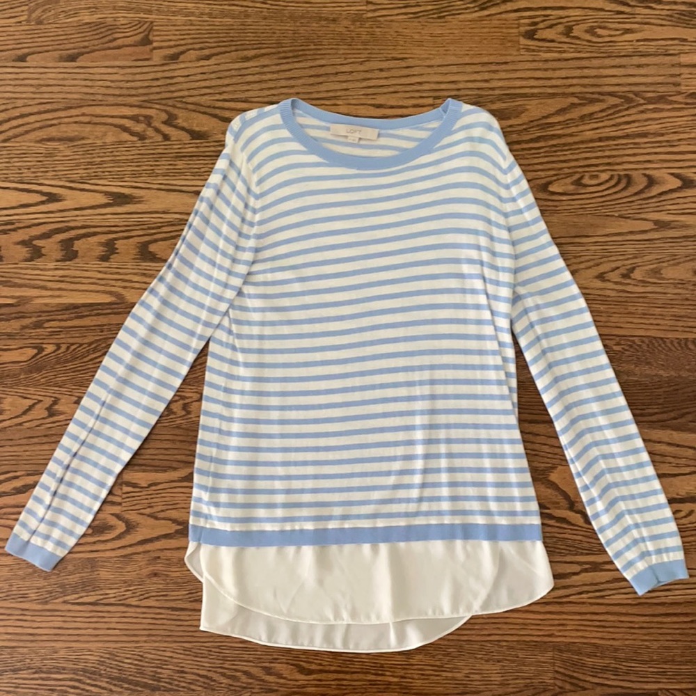 Beautiful blue and white strip top.